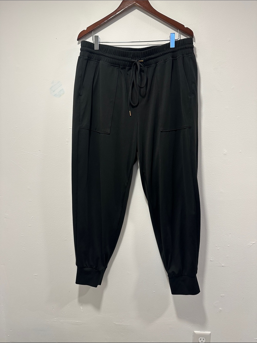 Lou & Grey Black Jogger Sweatpants 088